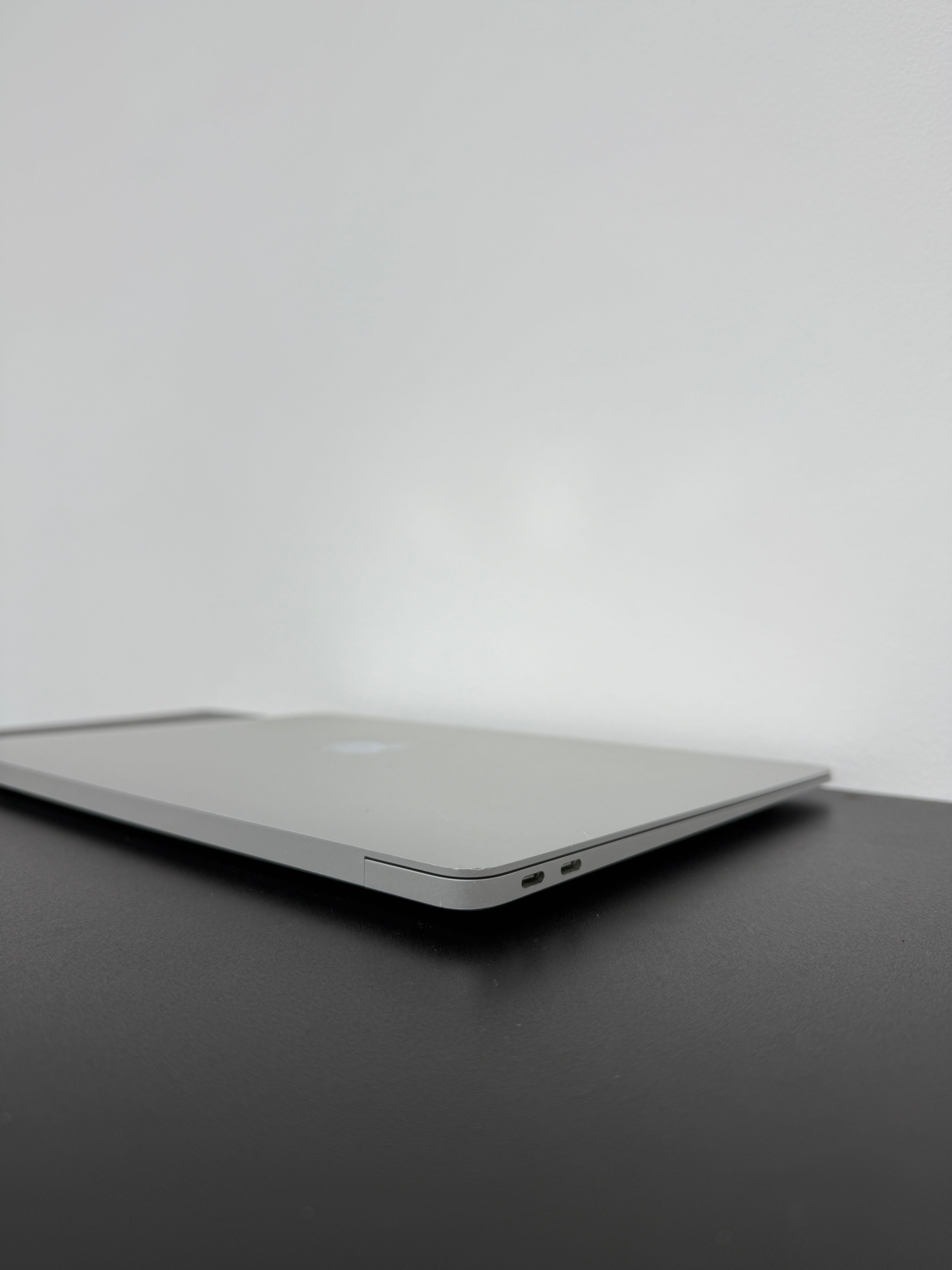 MacBook Air 2020 ( i3/8gb/256 SSD) Гарантія . 23195SV