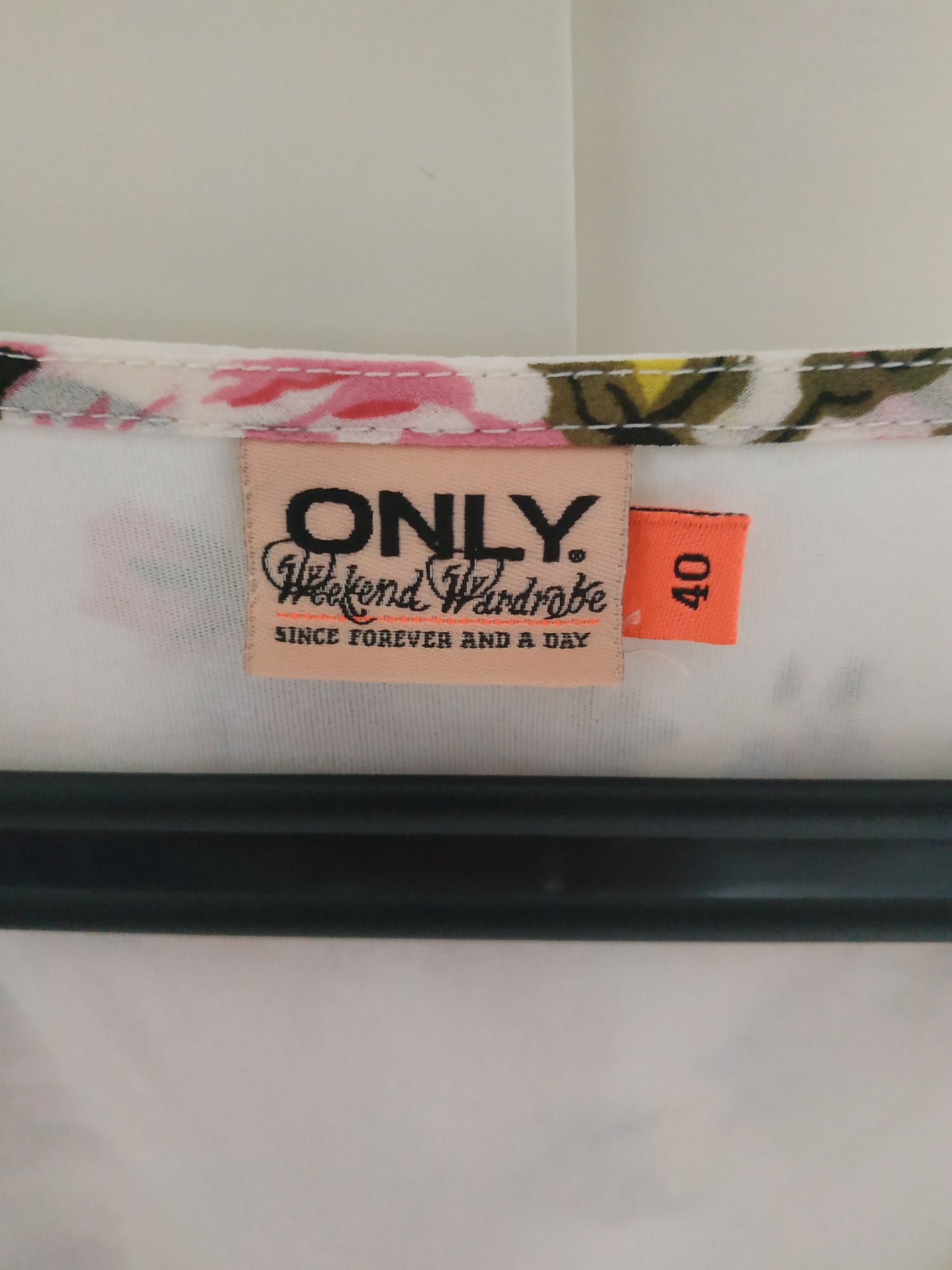Sukienka w kwiaty only
