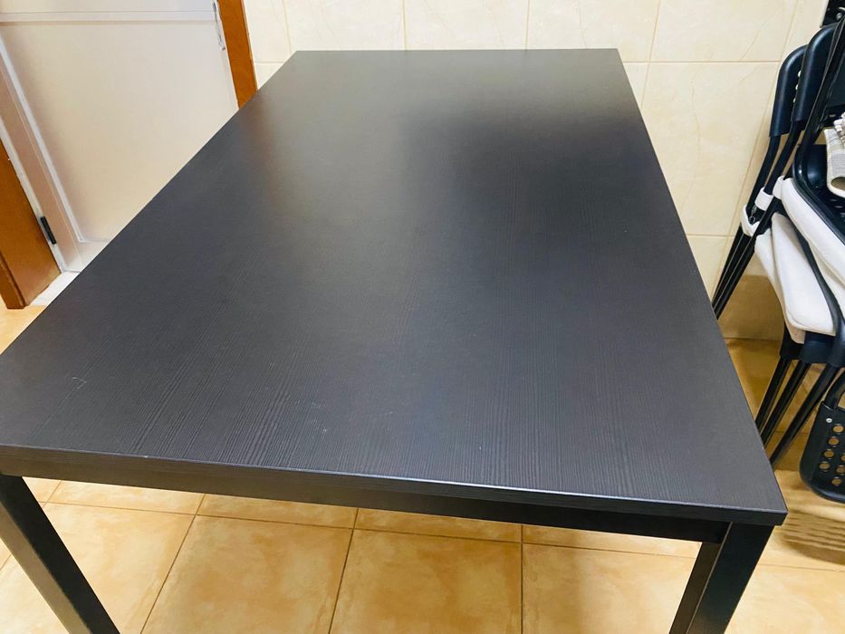 Mesa preta do ikea