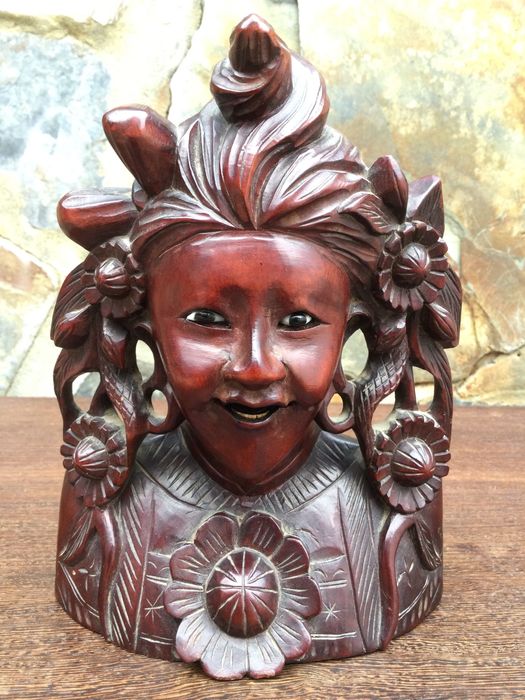 Escultura Madeira Pau Rosa Antiga olhos Vidro 18 cm