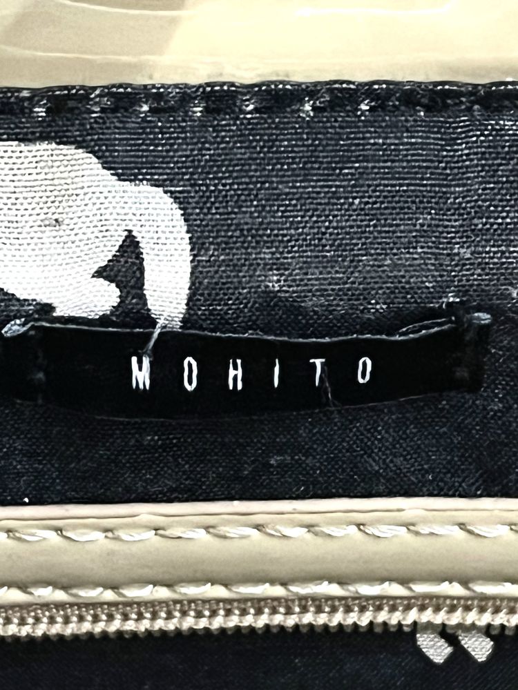 Torebka Mohito beżowa lakierek