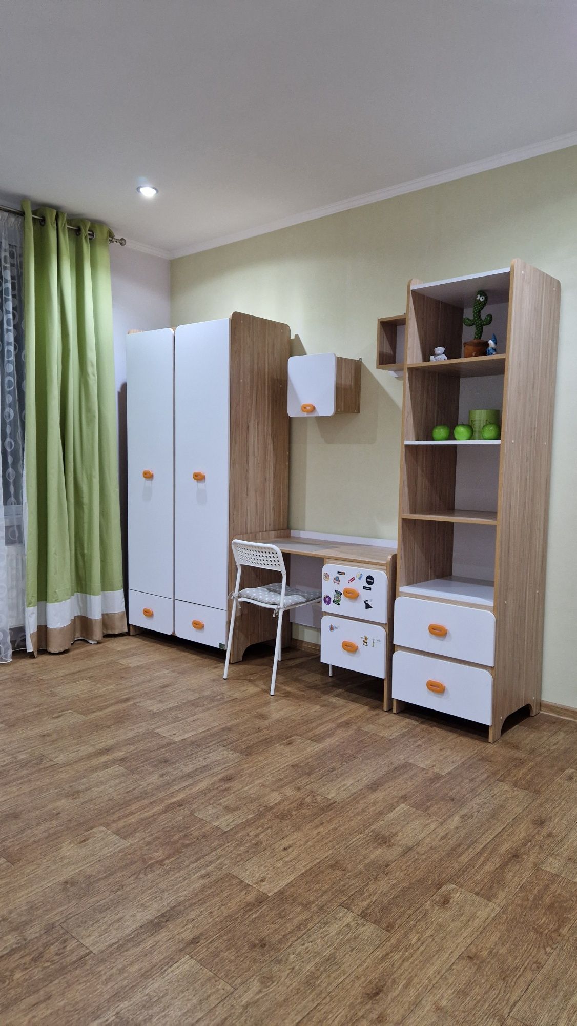 Продаю 2-комн. квартиру в Соляных на Плавбассейне