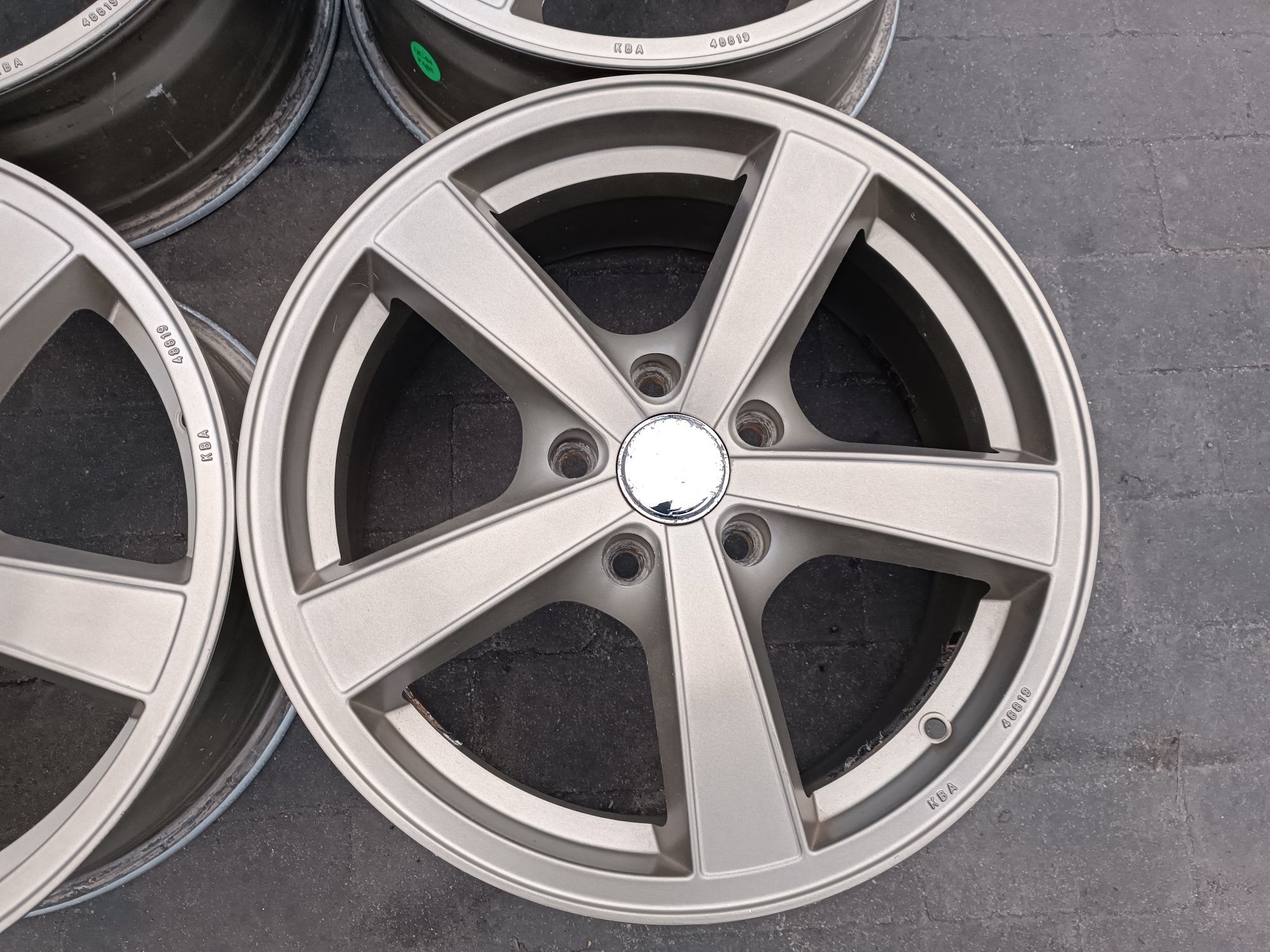 Felgi Alu Toyota Avensis Nissan Qashqai Juke Kia 5x114.3 ET40 7J17