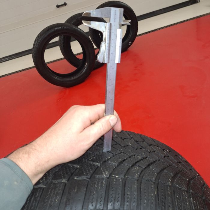 Opony zimowe   225/50/R17