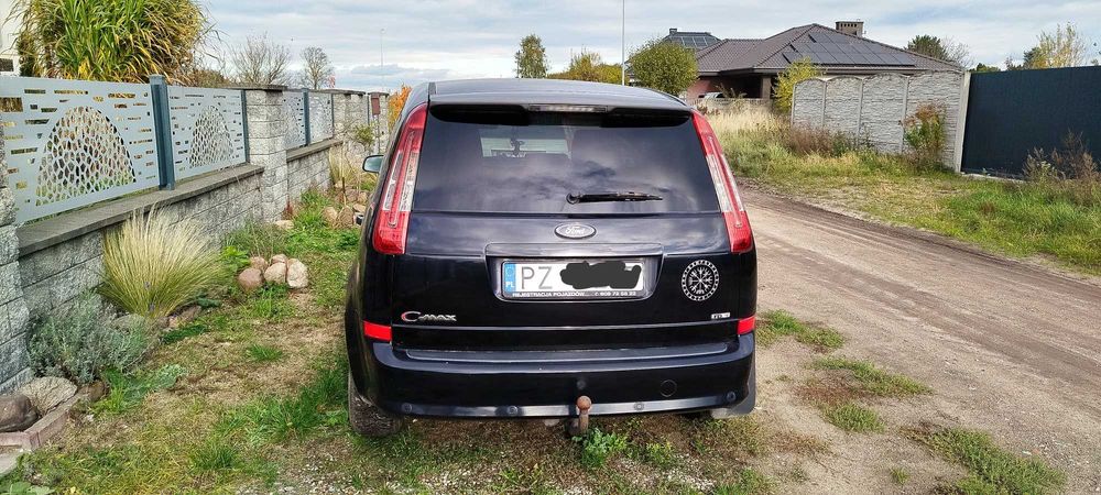 Ford C-Max z uszkodzonym silnikiem