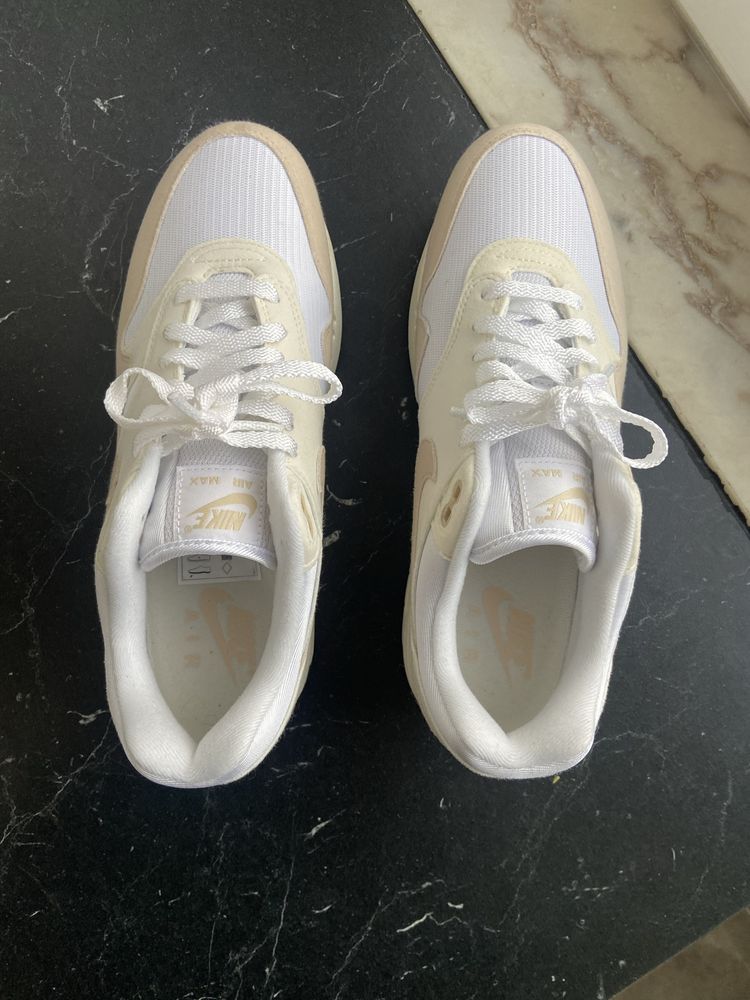 Tenis nike como novos na caixa