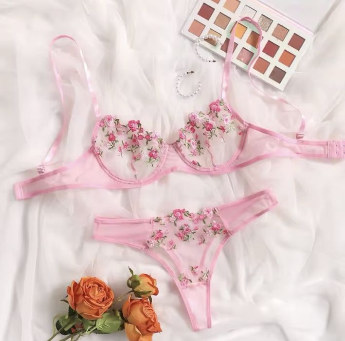 Білизна мереживна напівпрозора рожева