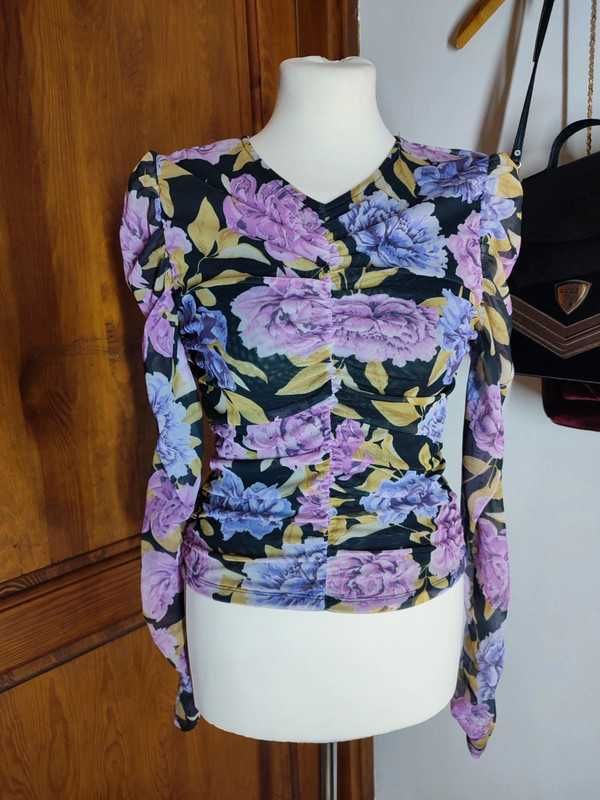 Kwiatowa siateczkowa bluzka Gina Tricot S