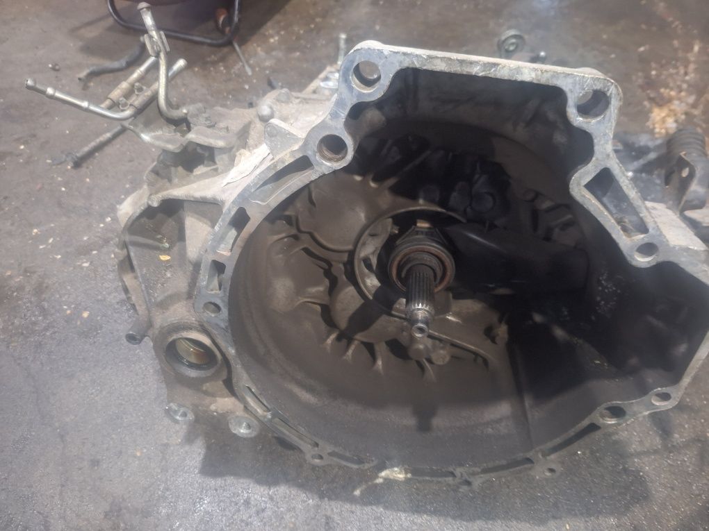 Skrzynia biegów Mazda 6  2.2 Citd