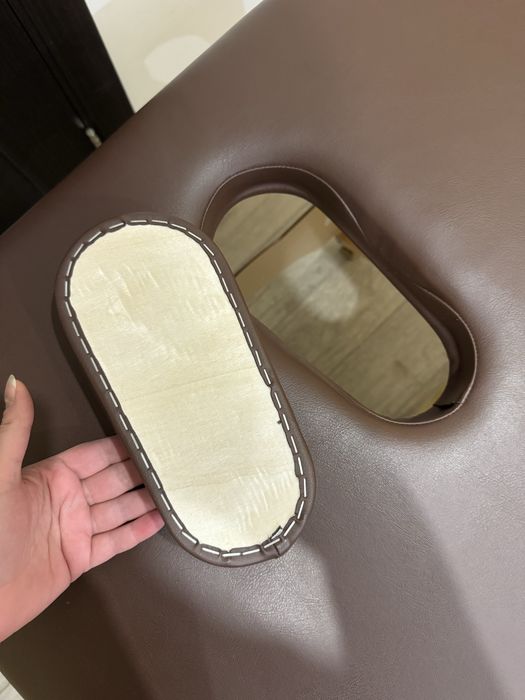 Складний масажний стіл коричневий в ідеалі