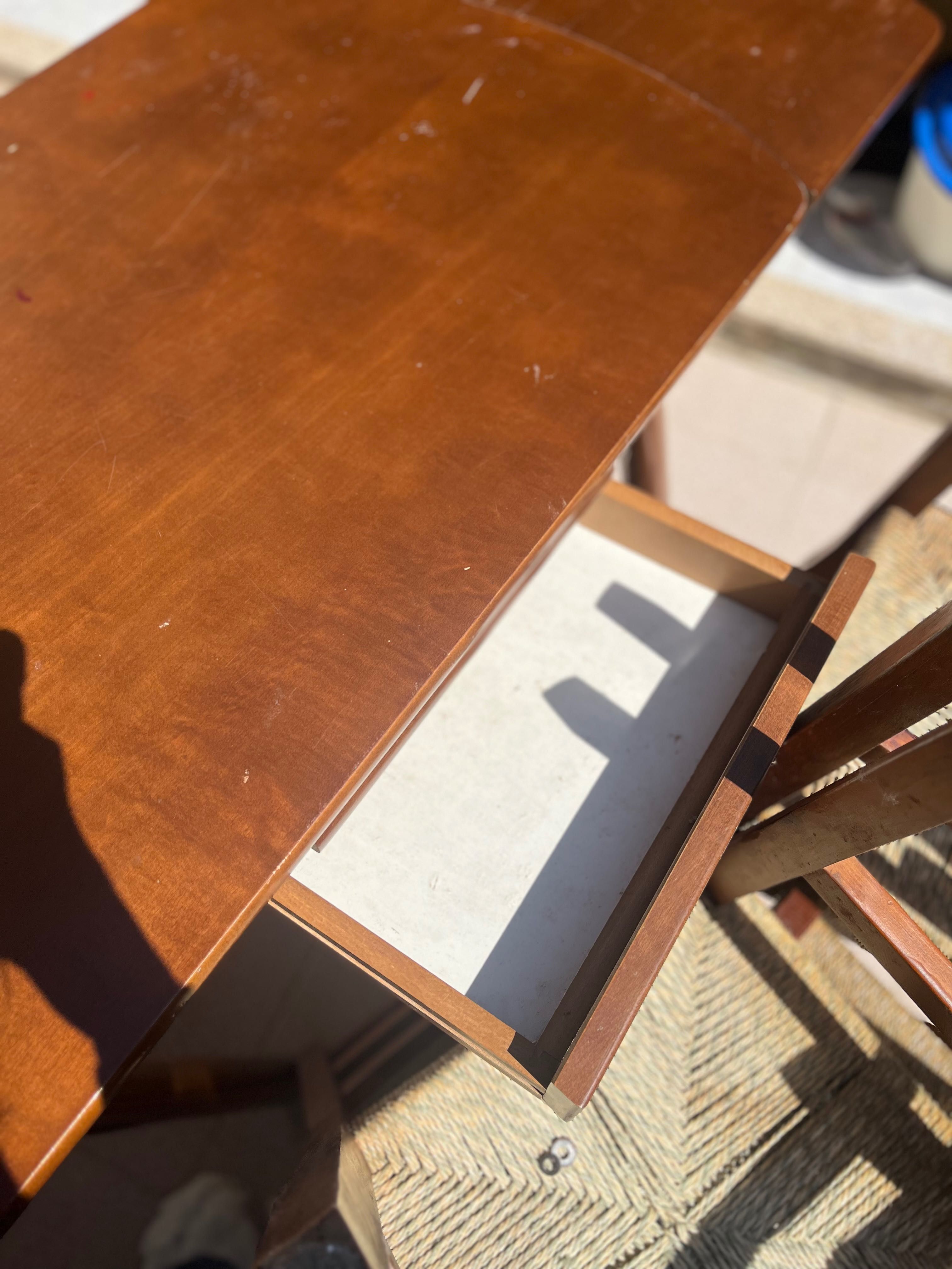 Conjunto mesa + cadeiras