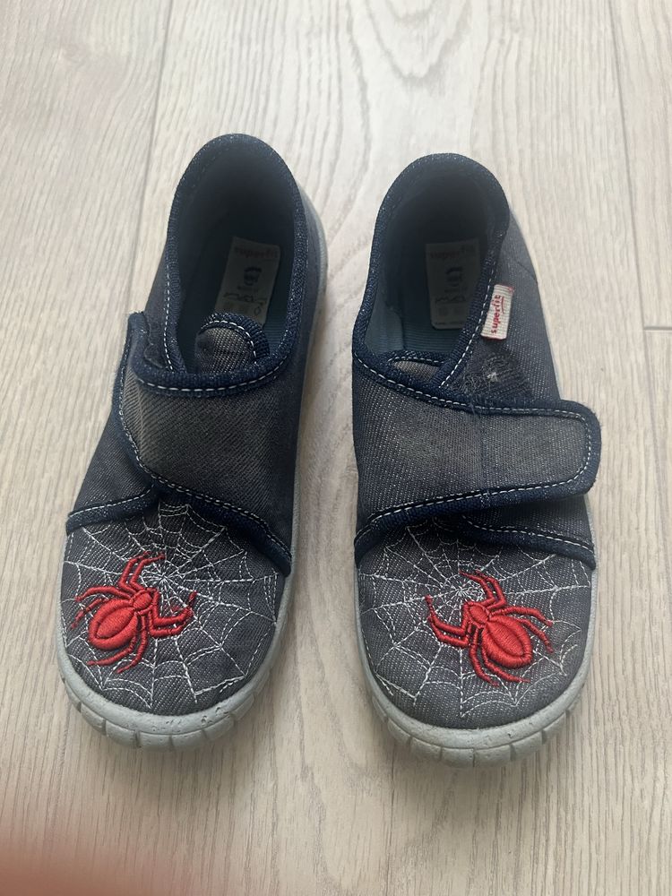 Kapcie Superfit 28 pająk