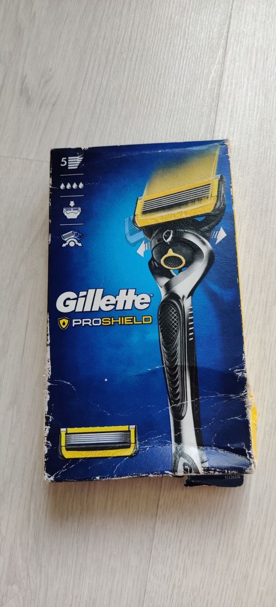 Бритва Gillette .