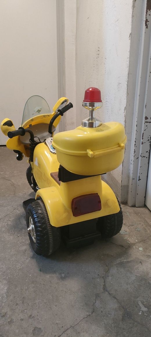 Motorek na akumulator, autko jeździk dziecięcy żółty