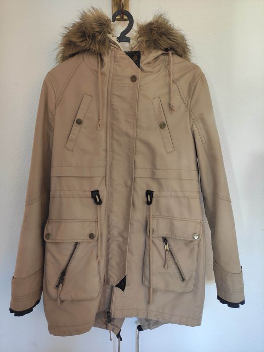 Casaco de inverno / parca com capuz