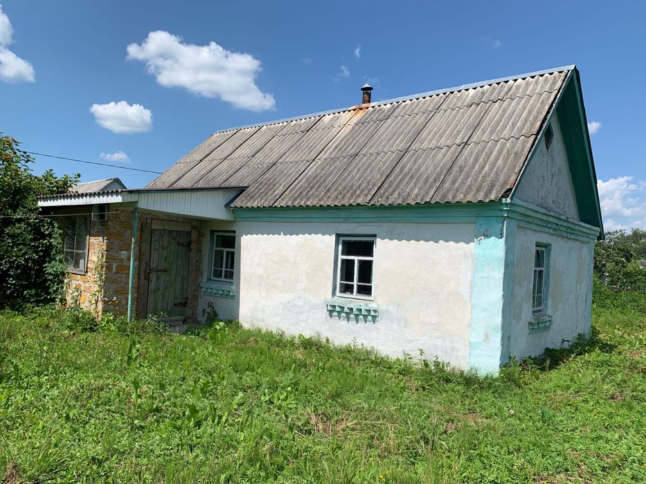 Продам хату в затишному селищі