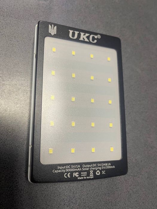 Новий павербанк на 90 000 Mah з потужним ліхтарем