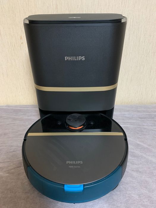 Миючий робот-пилосос Philips  7000 serias