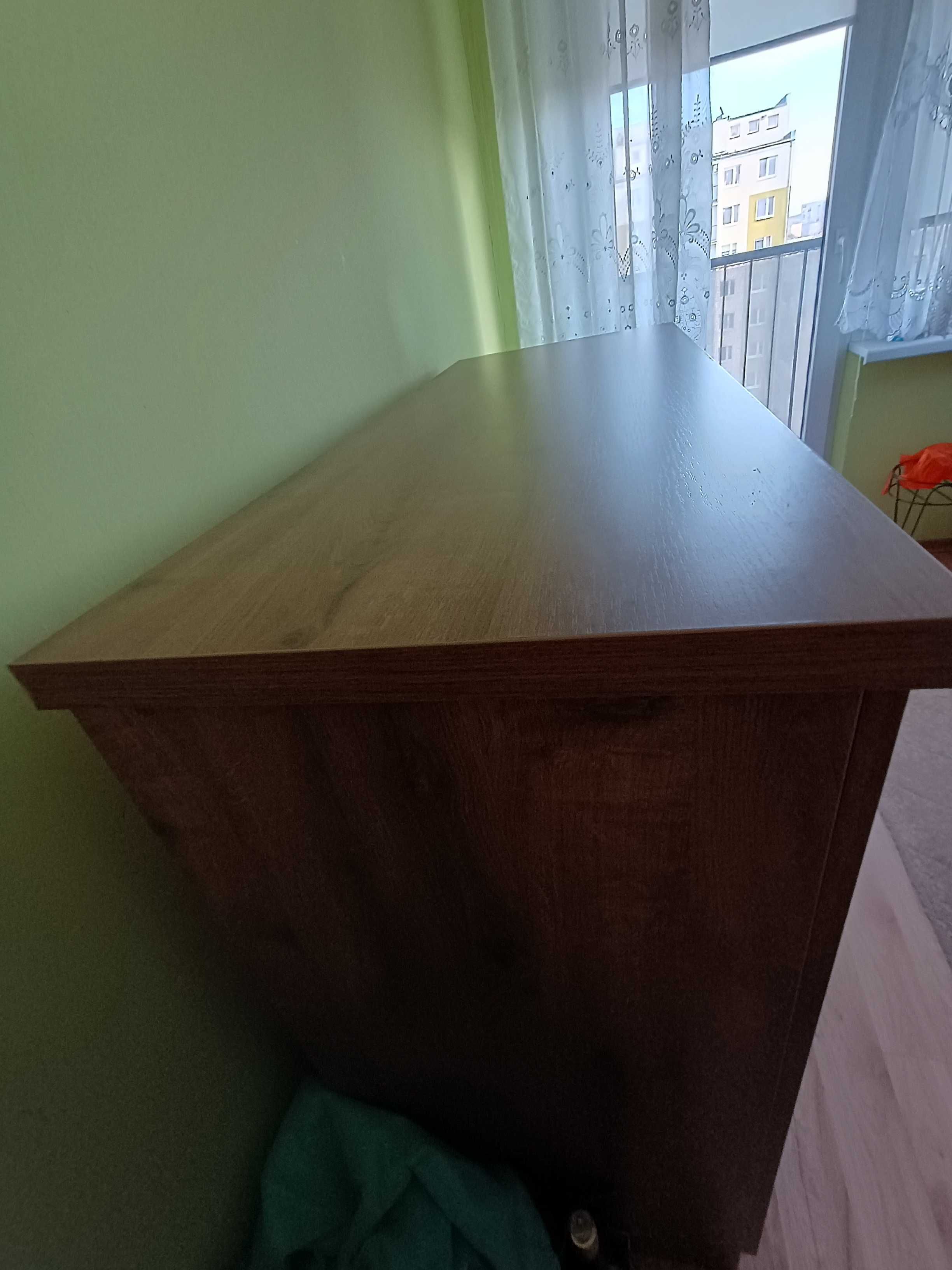 Stół, krzesła,komoda ,+ gratis