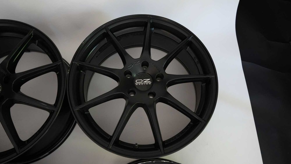 Felgi aluminiowe OZ Racing Omnia R18 5x112 ET45 8J