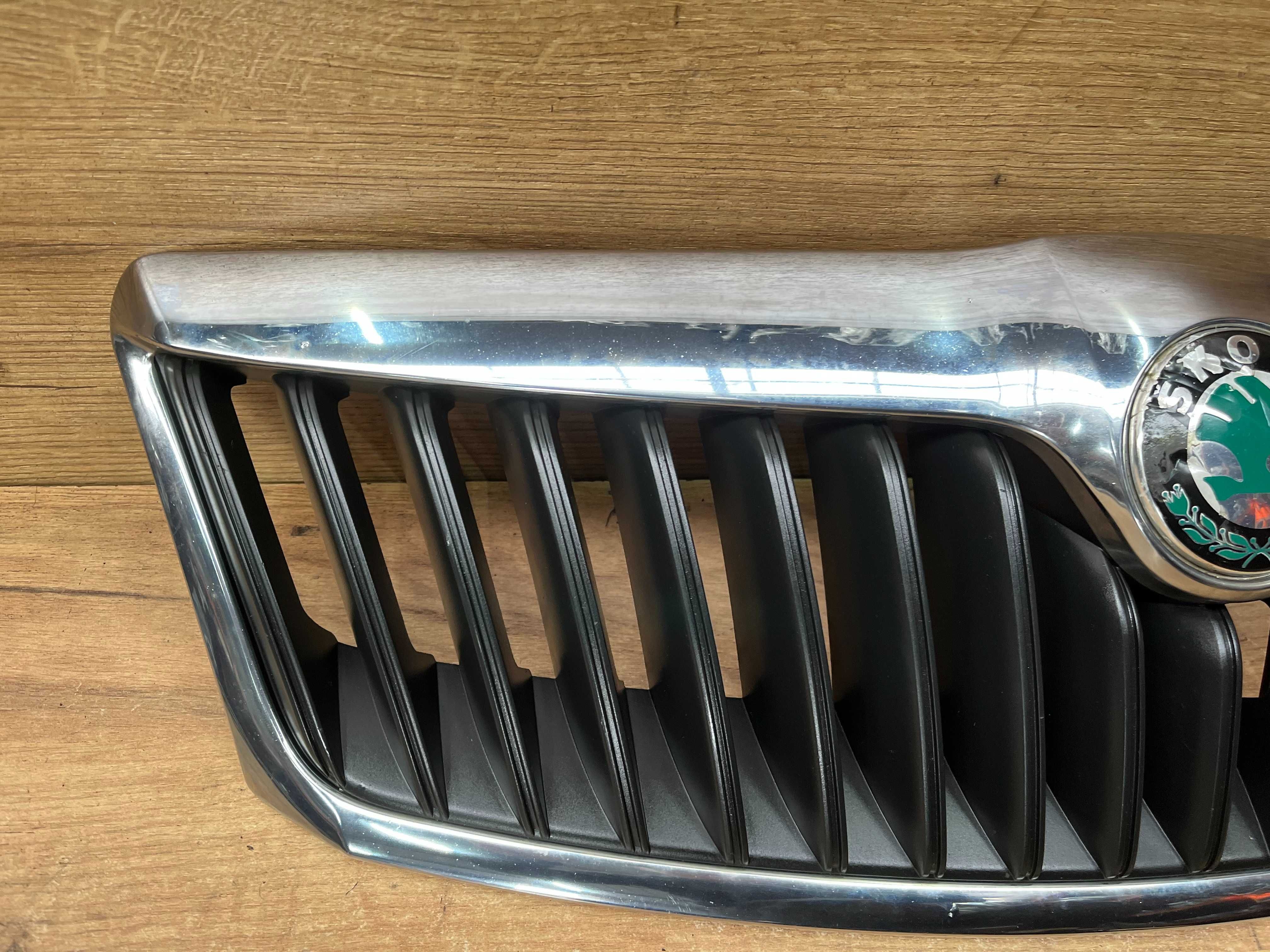 Grill atrapa zderzaka Skoda Octavia II lift