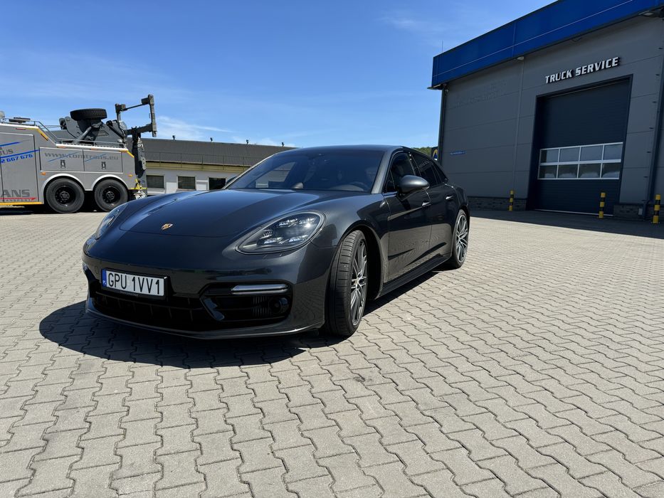 Porsche Panamera Sport Turismo Turbo, Salon Polska