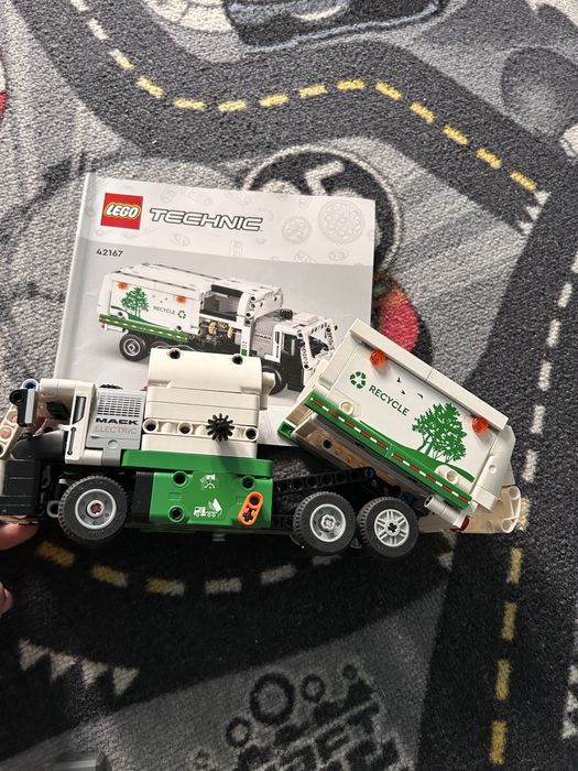 Lego technic smieciarka mack  lr electric 42167