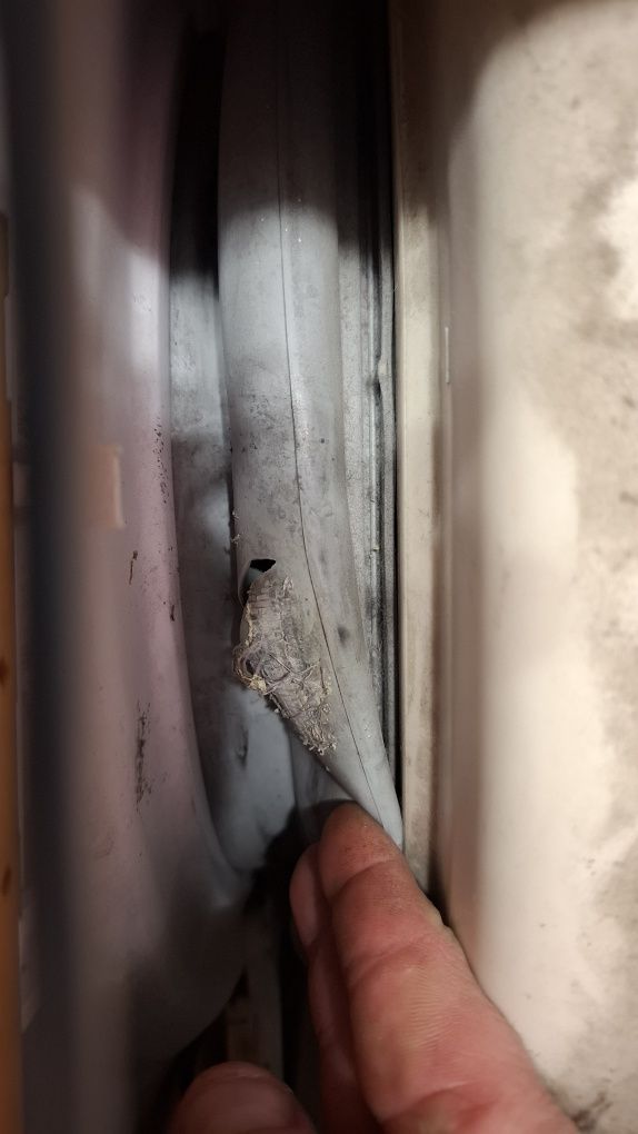 Продам пральну машинку indesit