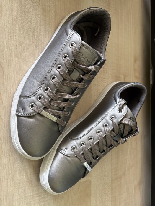 Продам Кеди Guess