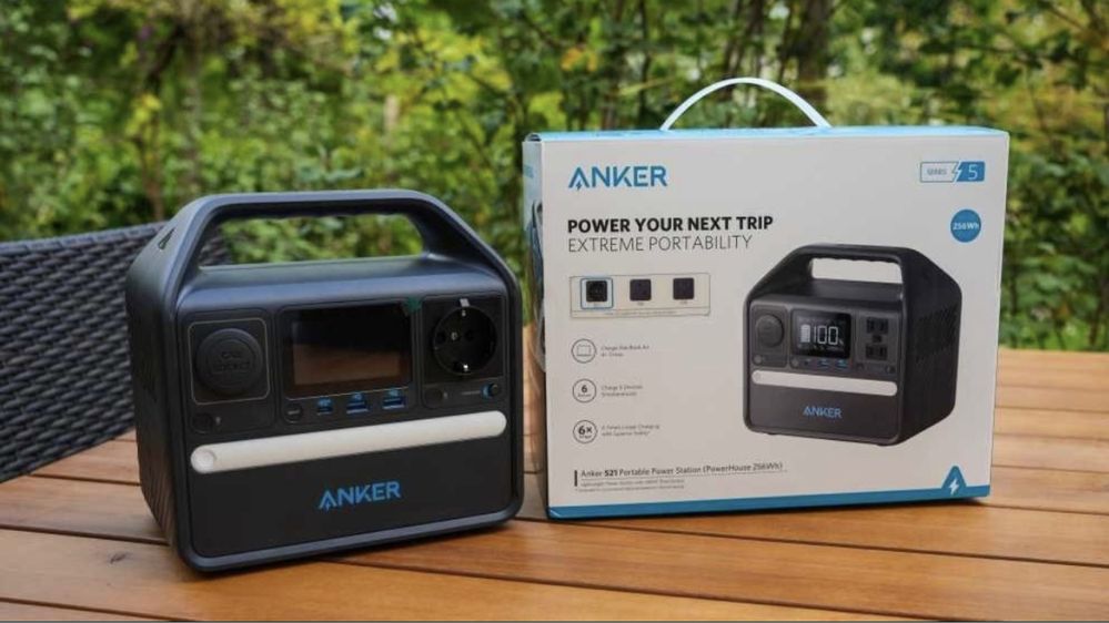 Зарядна станція Anker Power House 521