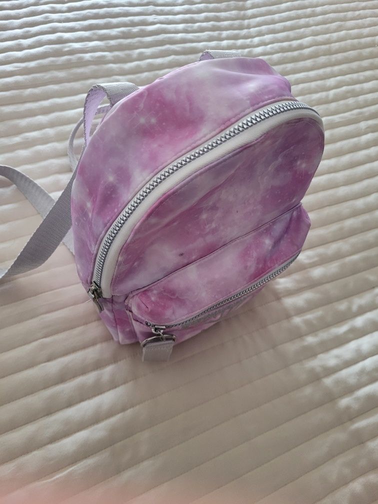 Mochila menina mala