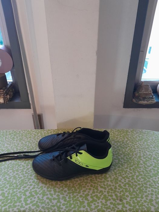 Vendo Sapatilhas KIPSTA muito bonitas como novas