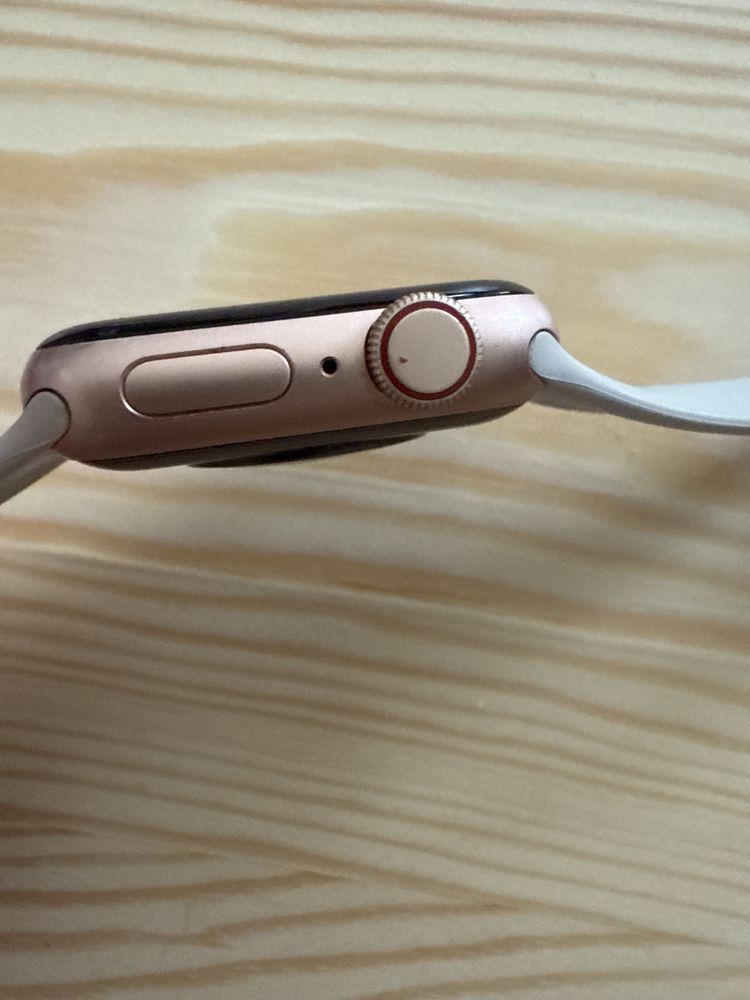 Apple Watch SE Cellular Gold I gen