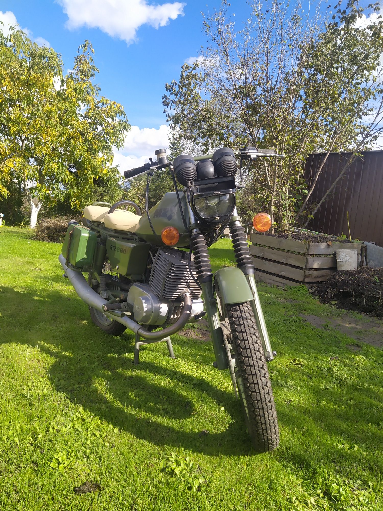 Motocykl MZ ETZ 250A wersja militarna