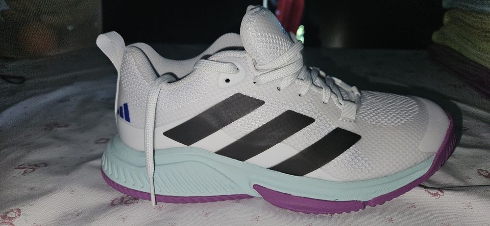 Vendo Adidas Court Team 2.0