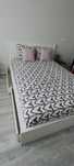 Cama  IKEA MALM  colchão á parte