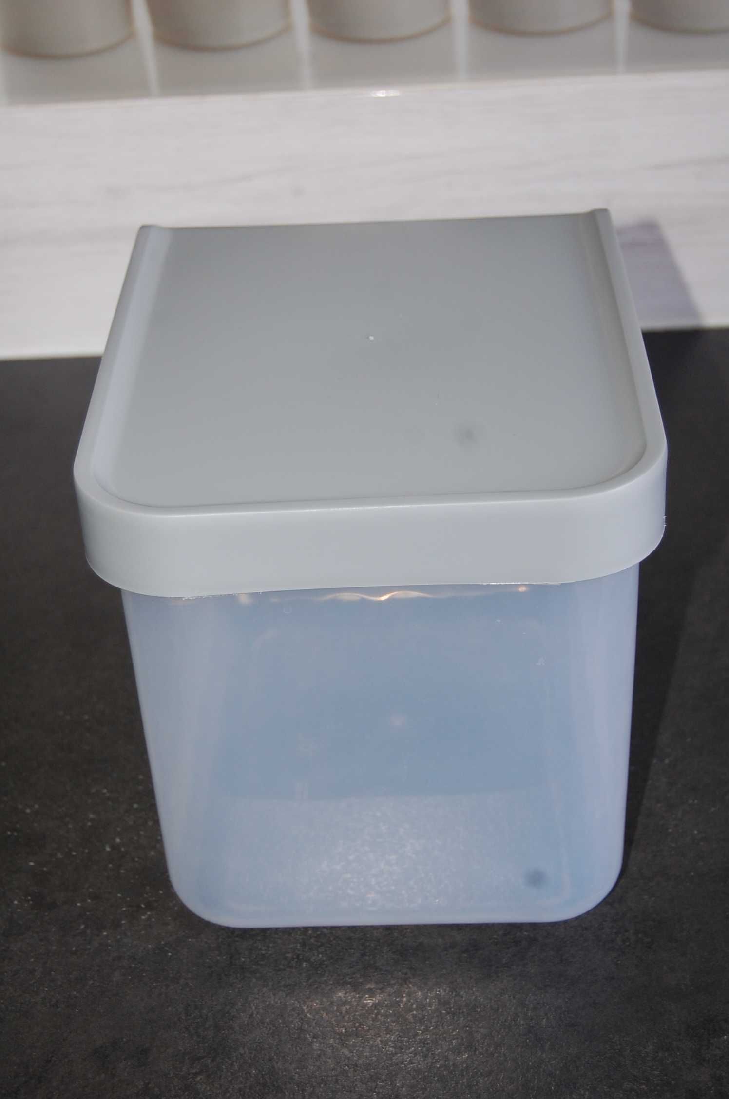 Pojemnik kuchenny, plastikowy - poj. 10 l