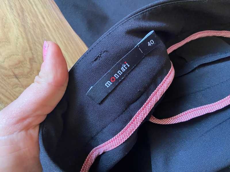 Monnari czarne eleganckie materialowe spodnie cygaretki chinosy 40 38