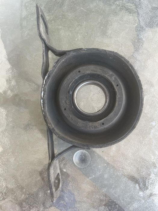 підвісний підшипник опора кардана подвесная 1226661 BMW320