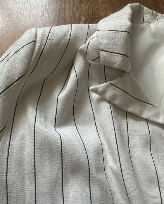 Długi żakiet marynarka prążek biały kremowy casual oversize luźny krój