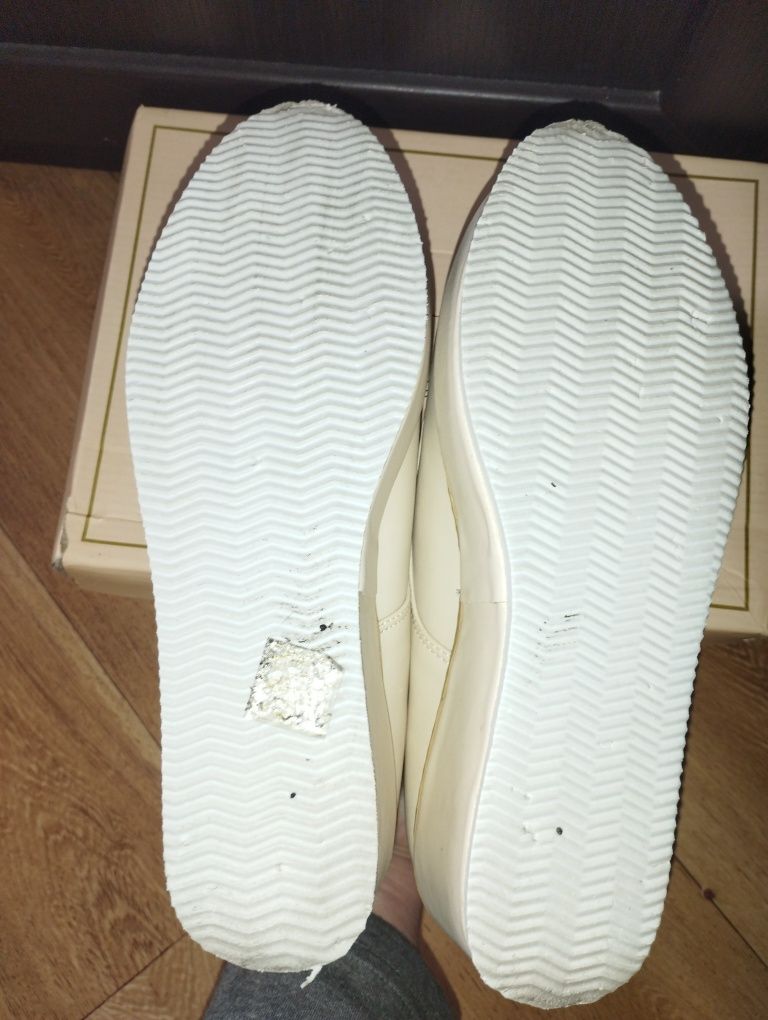 Vices 40 buty półbuty sneakersy kremowe skóra