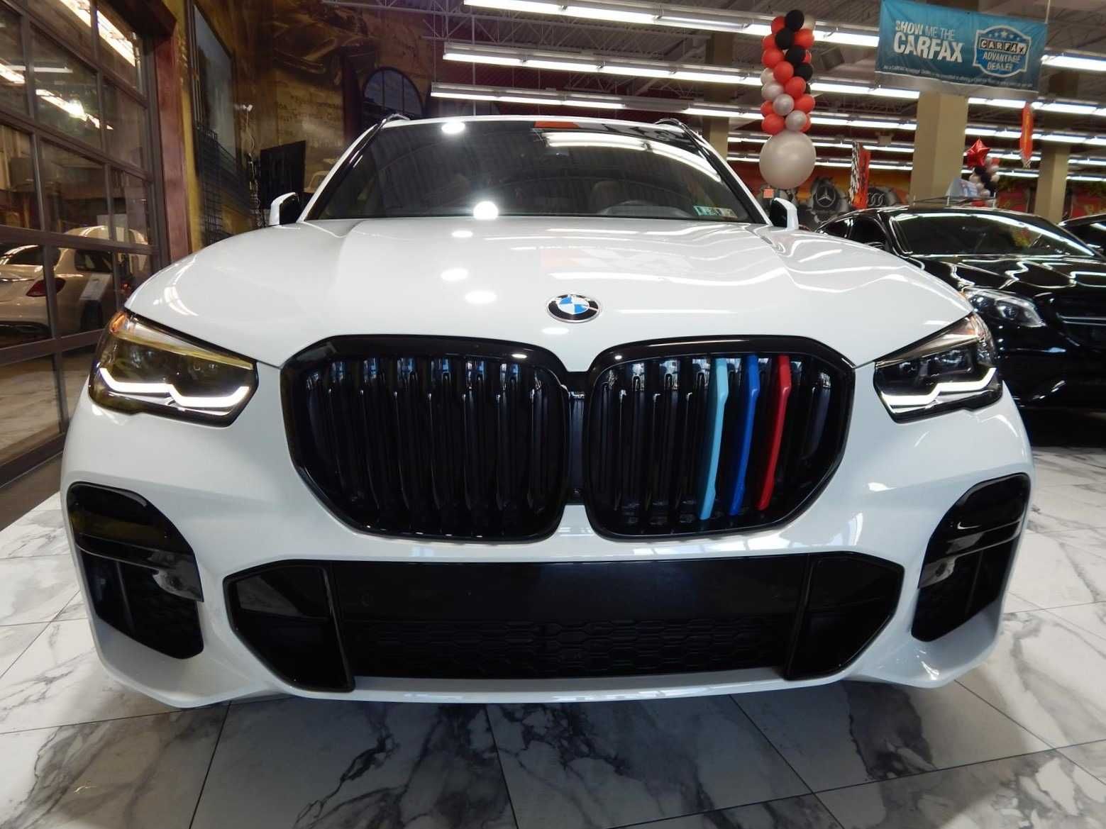 Стильна BMW X5 2022