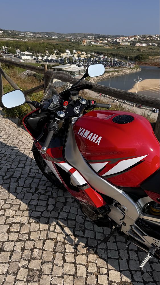 Yamaha YZF-R1 2000