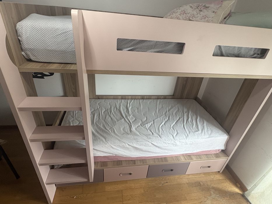 Vendo Beliche em madeira maciça.