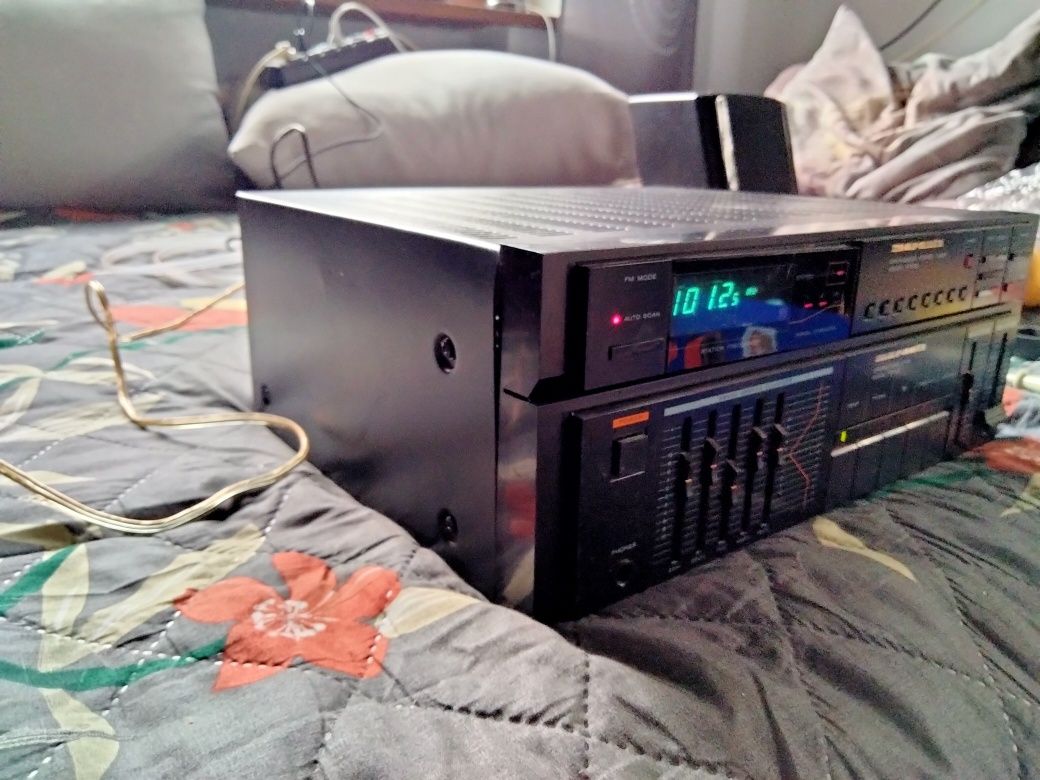Marantz Model RX135L wzmacniacz , korektor i tuner w jednym module .