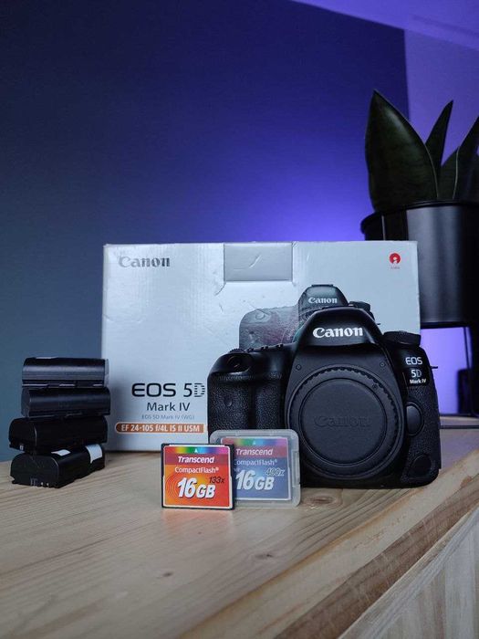 Canon 5D Mark IV (body) + флешки та + 4 Батареї
