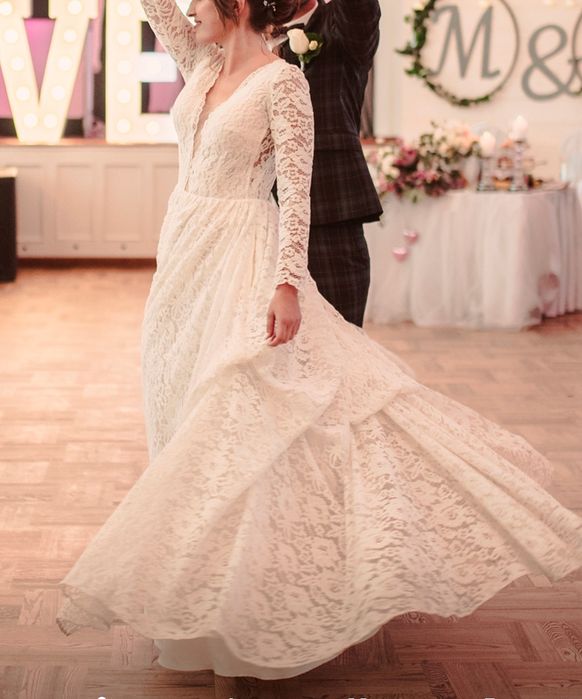 Suknia ślubna koronkowa