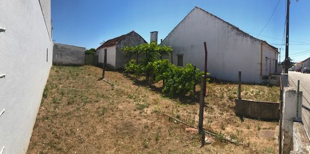 Terreno Urbano em Riachos (1400m2 com construção até 900m2)