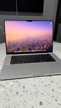 MacBook Pro M2 MAX (96GB / 1TB 12CPU / 38GPU)