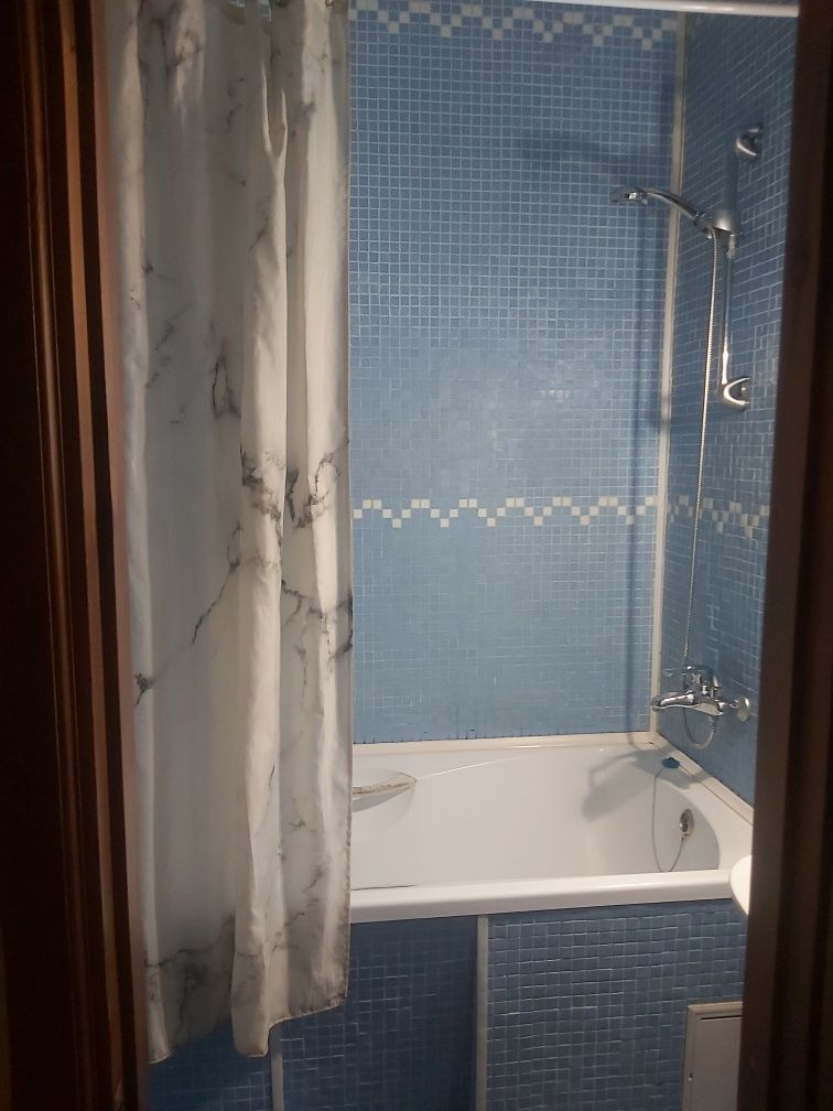 Посуточно 2 ком Центр 97 кв пр. Гагарина, 6 спальных